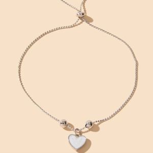 🤍🤍NEW🤍🤍ADORABLE!! WHITE HEART CHARM BRACELET IN SILVER🤍🤍